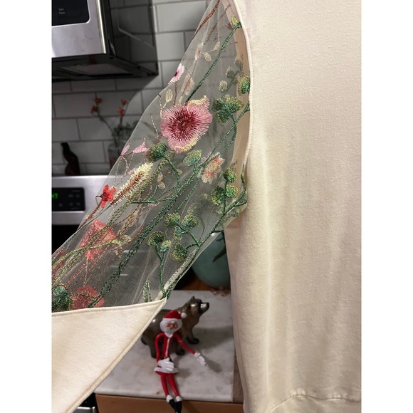 G by Giuliana Ladies Top, Whimsical Sleeves, Embroidered and Sheer, Cream - Picture 4 of 7